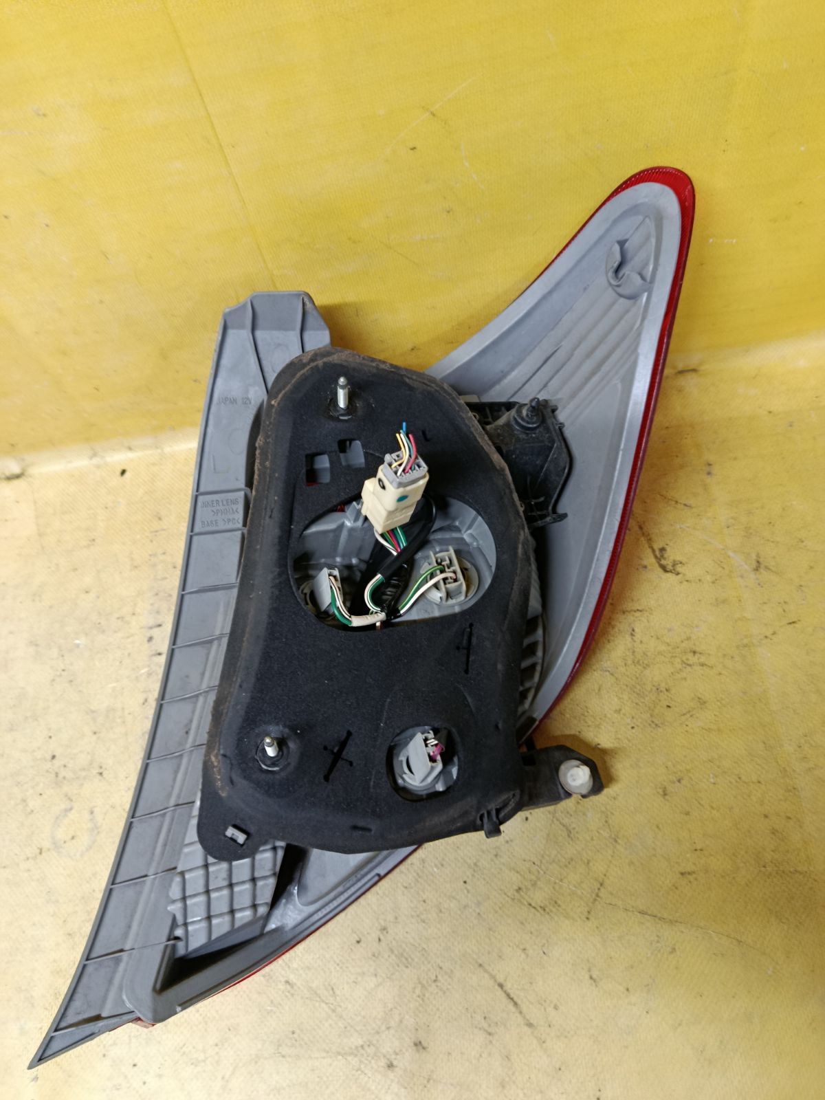 Стоп 52-228 52-228 на Toyota Vitz KSP130 Фото 4