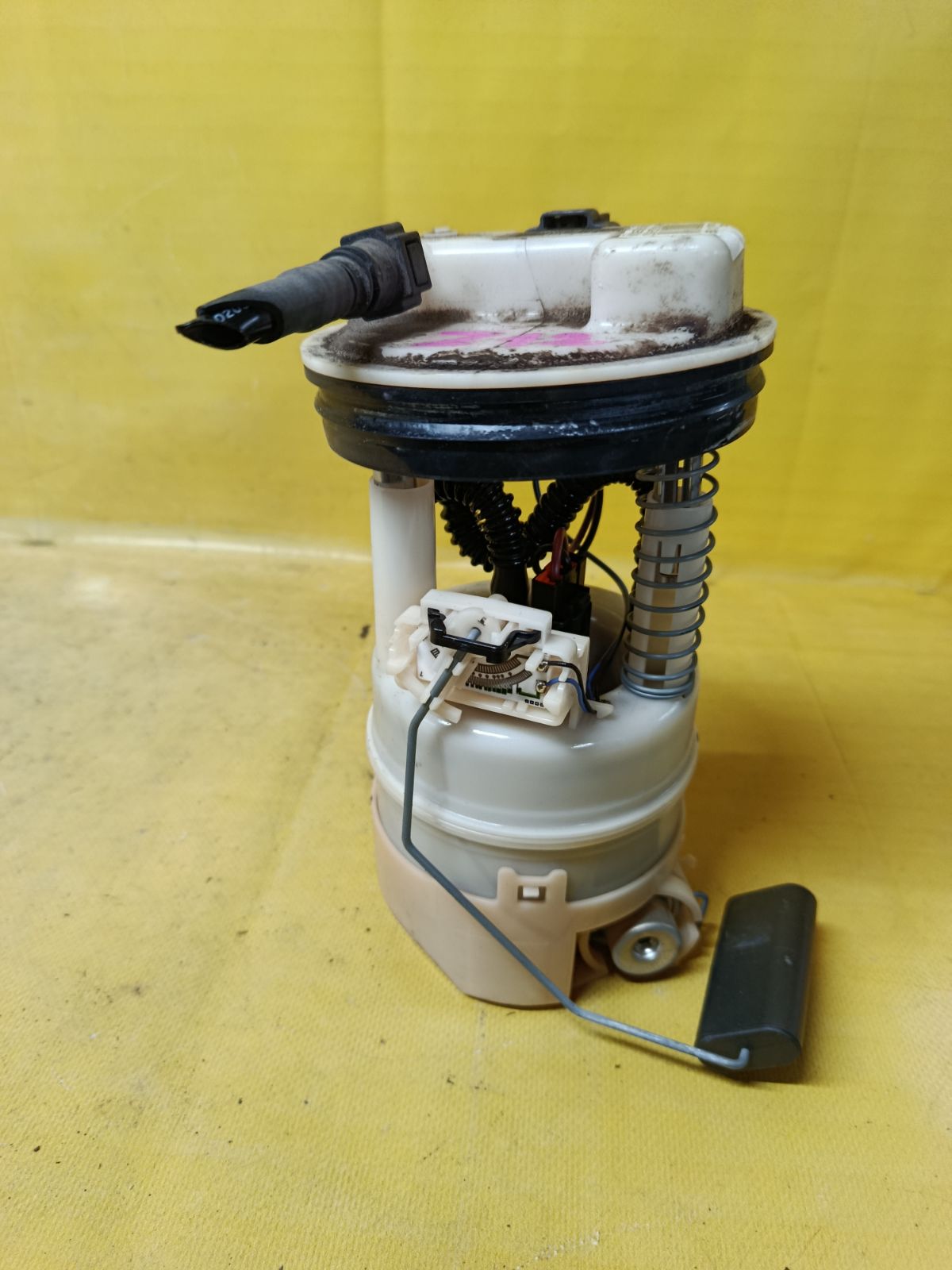 Бензонасос 17040-1FA0A на Nissan Cube Z12 HR15DE Фото 2