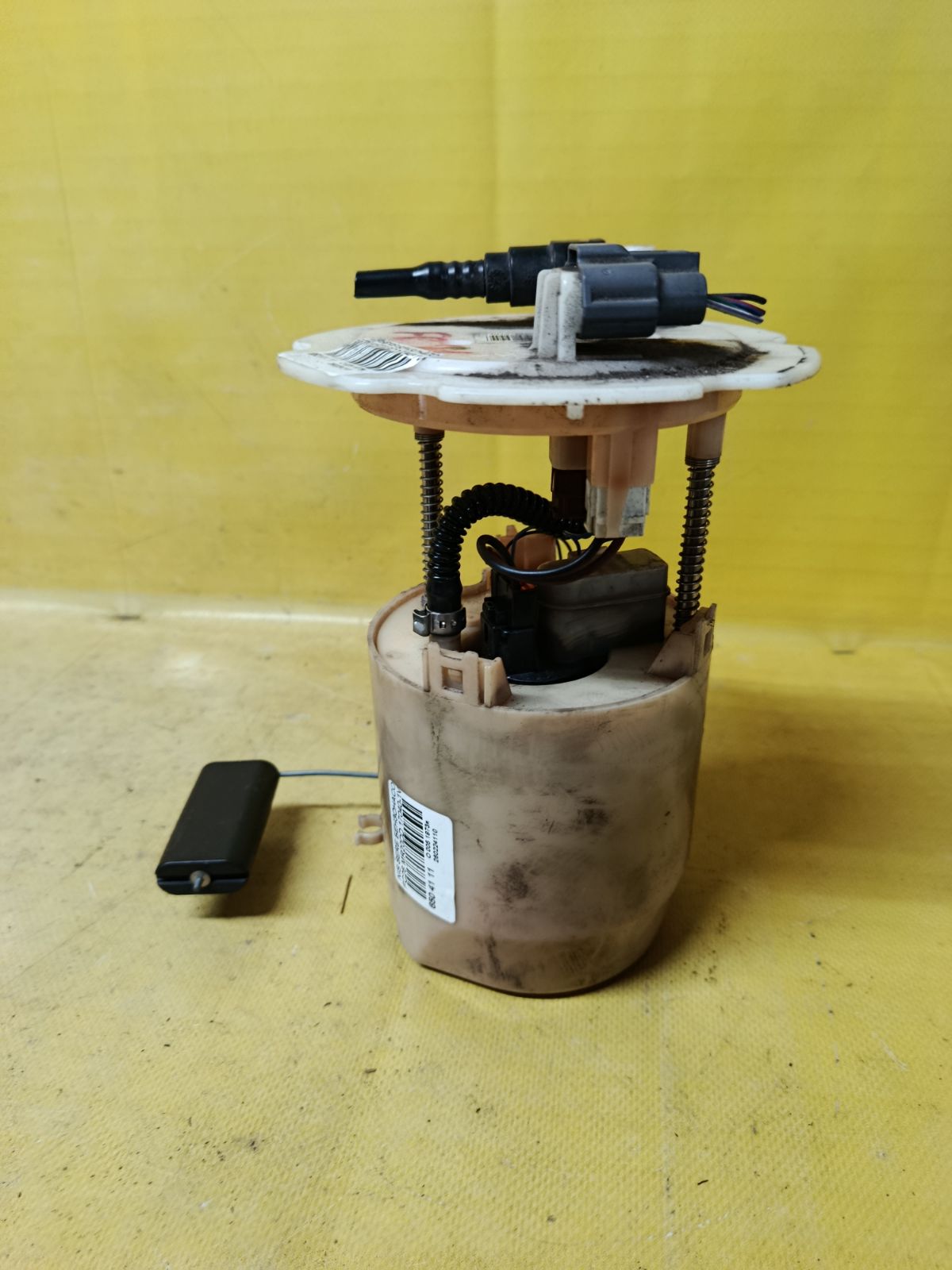 Бензонасос 17040-1VA0A на Nissan Serena FC26 MR20DD Фото 3