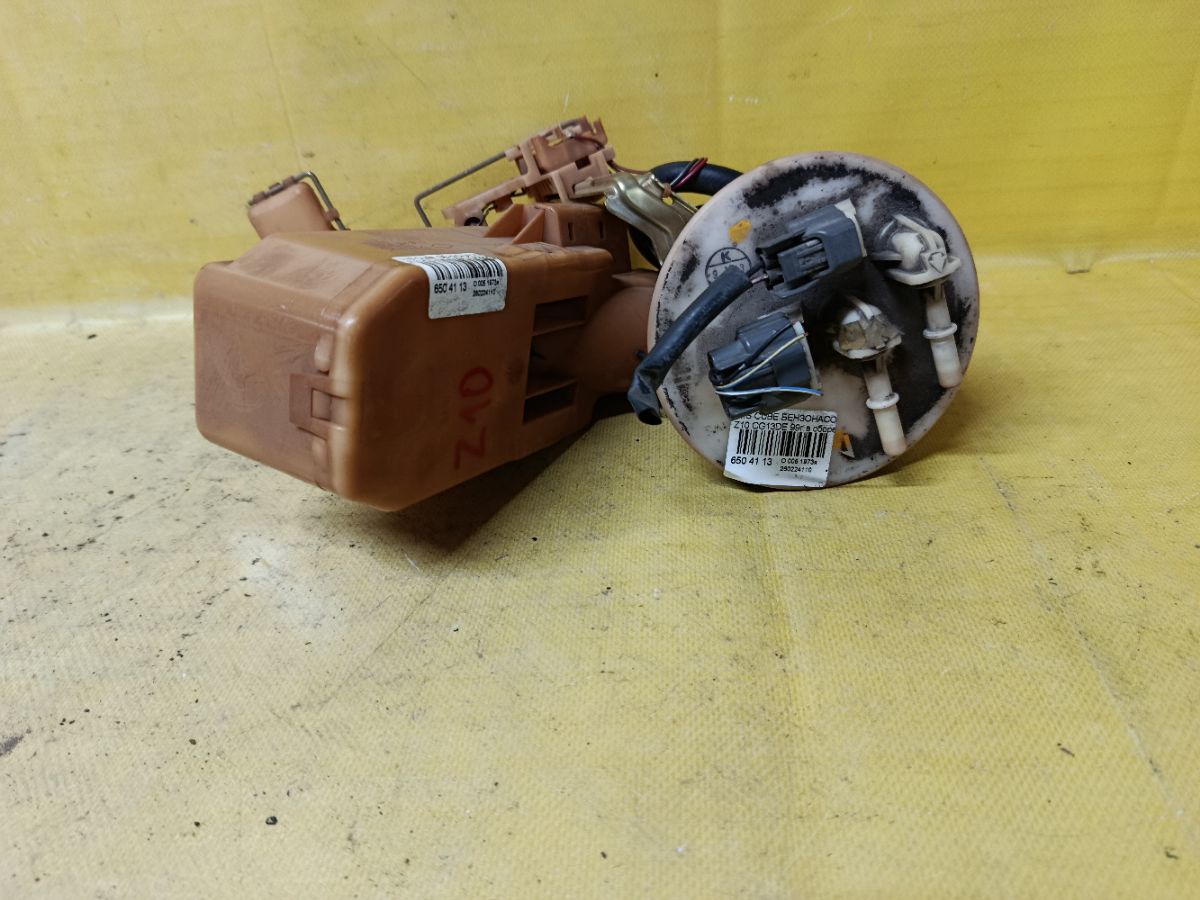 Бензонасос на Nissan Cube Z10 CG13DE Фото 1