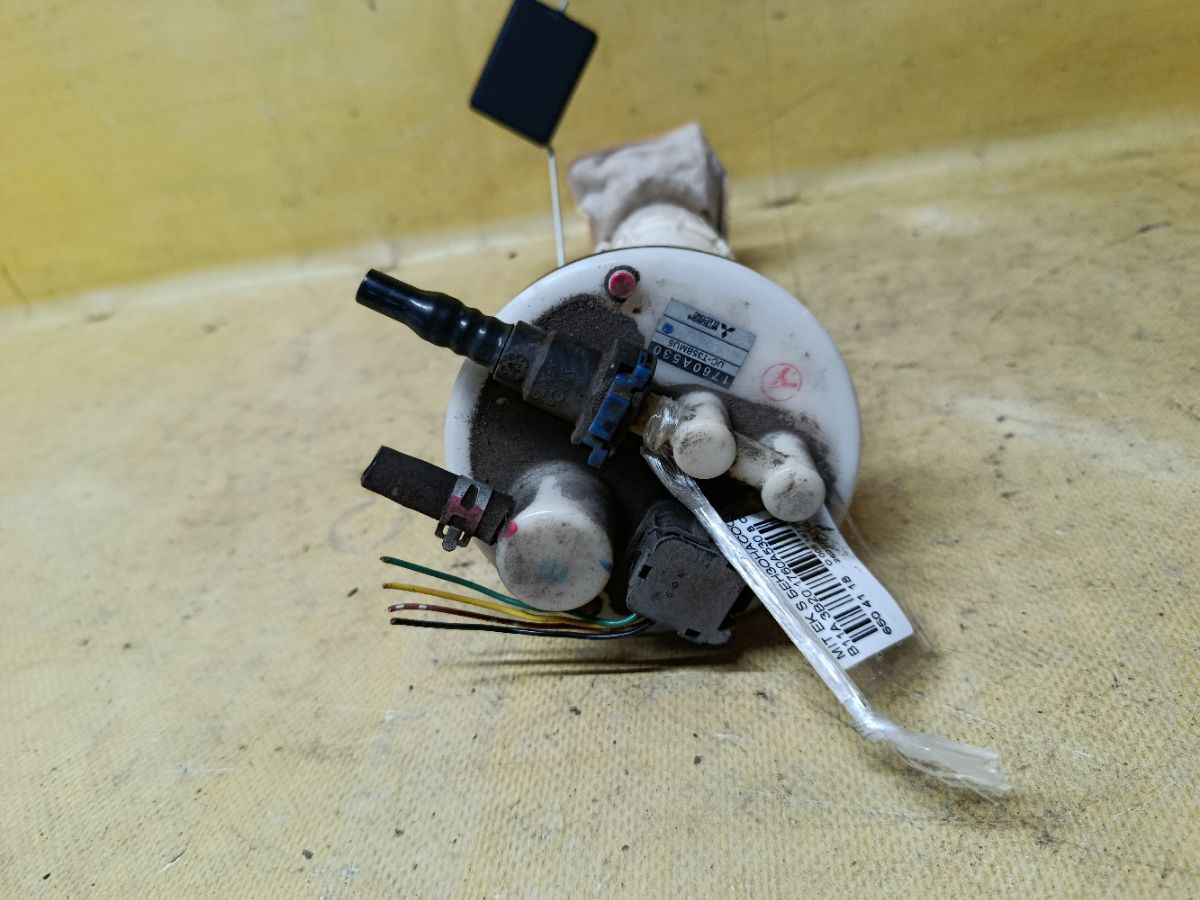 Бензонасос 1760A530 на Mitsubishi Ek Space B11A 3B20 Фото 1