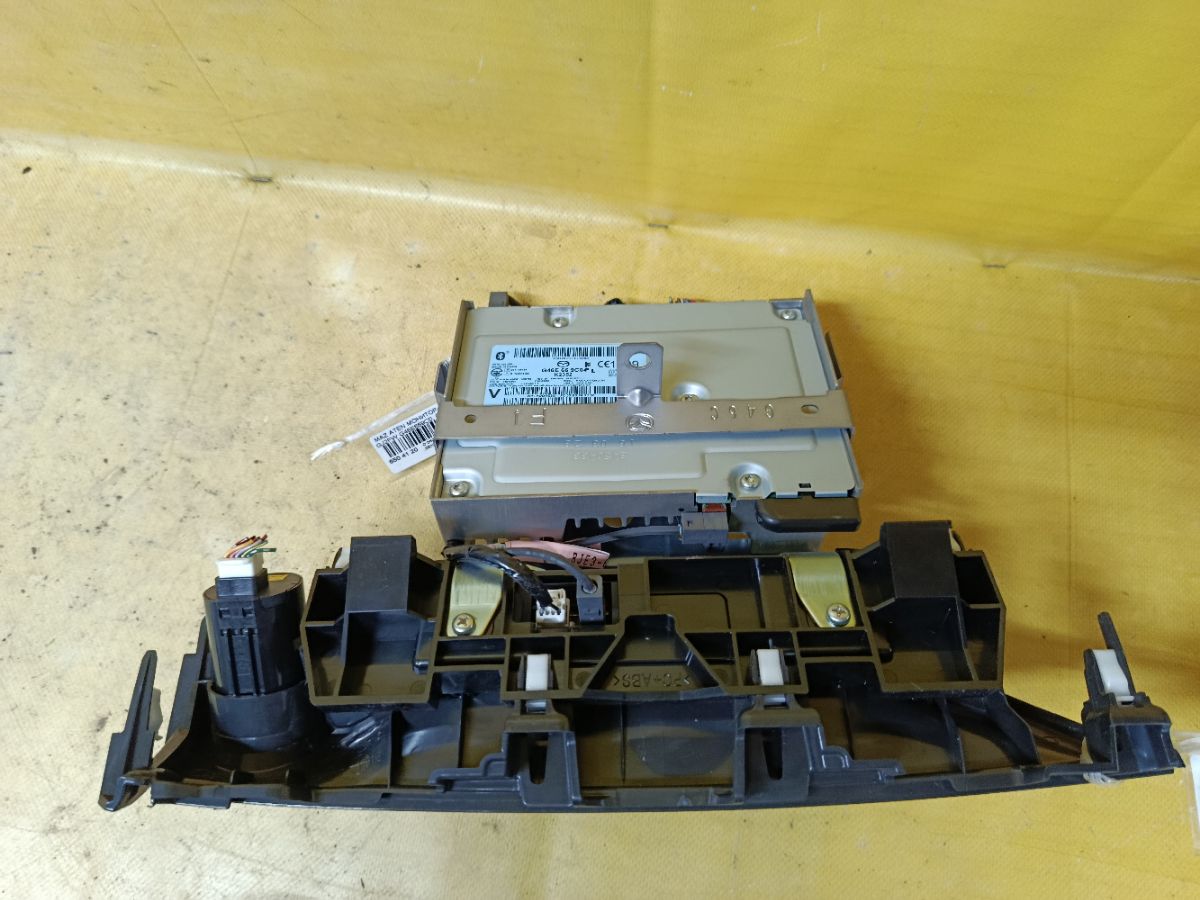 Дисплей информационный G46E669C0, GML8611J0A, GKL663S0A на Mazda Atenza Wagon GJ2FW Фото 4