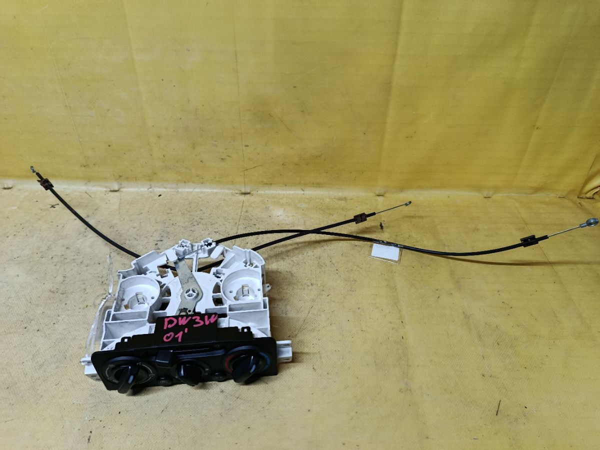 Блок управления климатконтроля на Mazda Demio DW3W B3 Фото 2