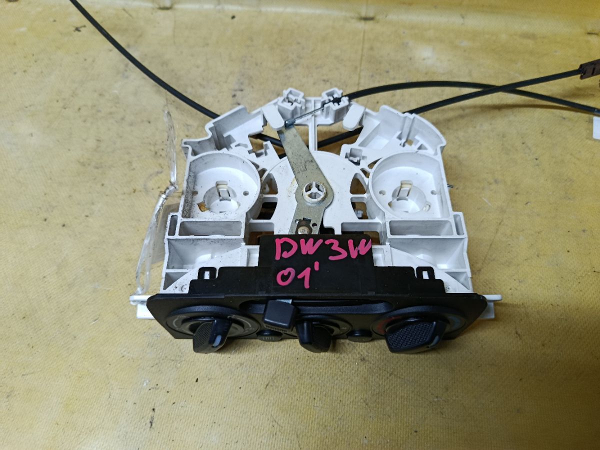 Блок управления климатконтроля на Mazda Demio DW3W B3 Фото 3