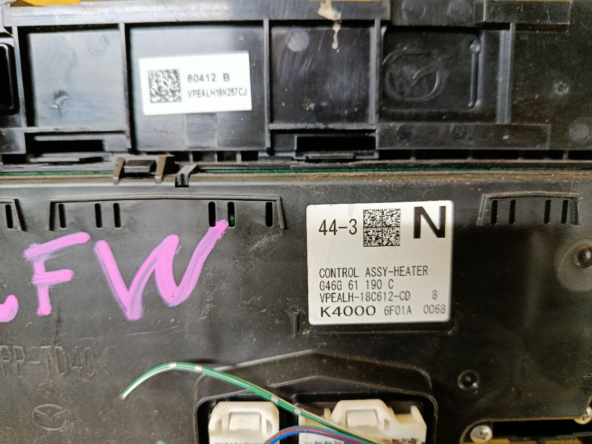 Блок управления климатконтроля G46G61190C на Mazda Atenza Wagon GJ2FW Фото 4