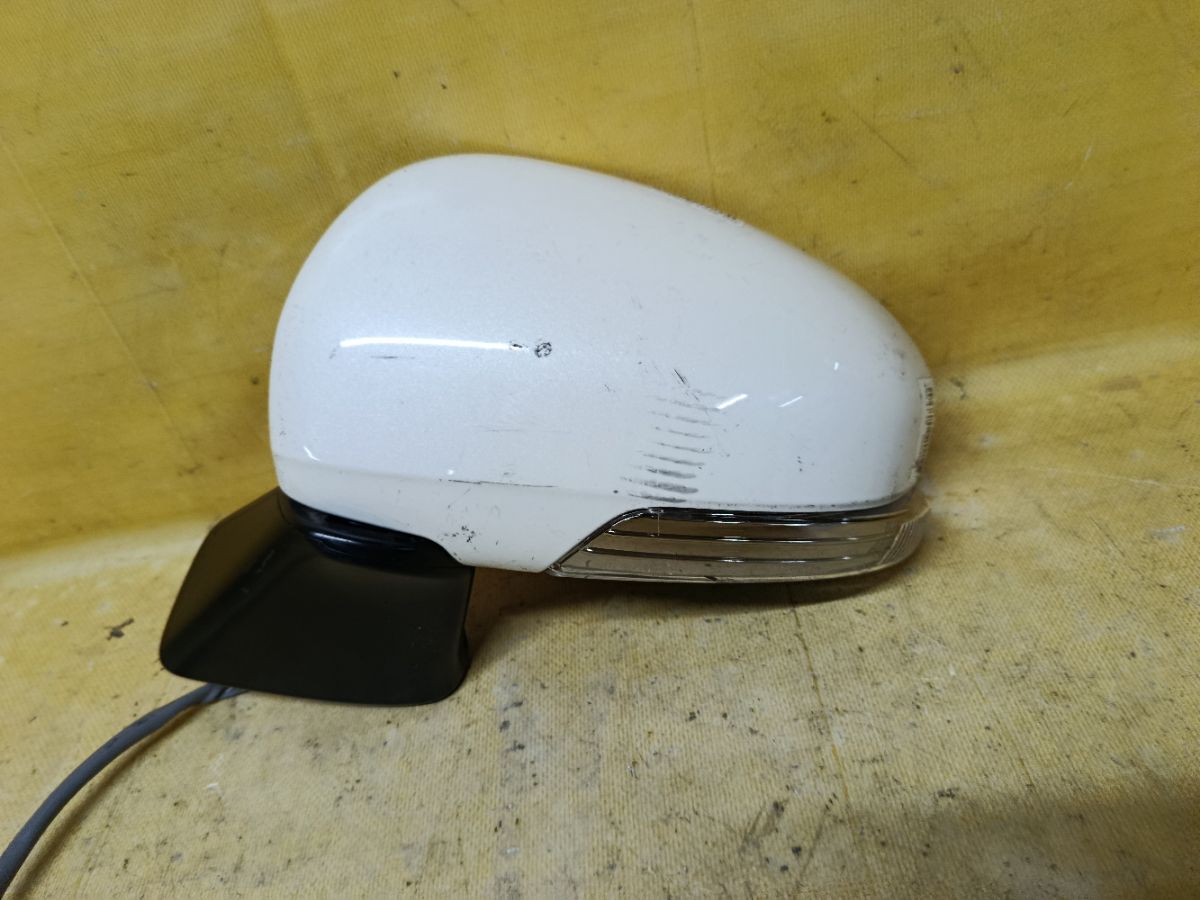 Зеркало двери боковой на Toyota Ractis NCP120 Фото 1