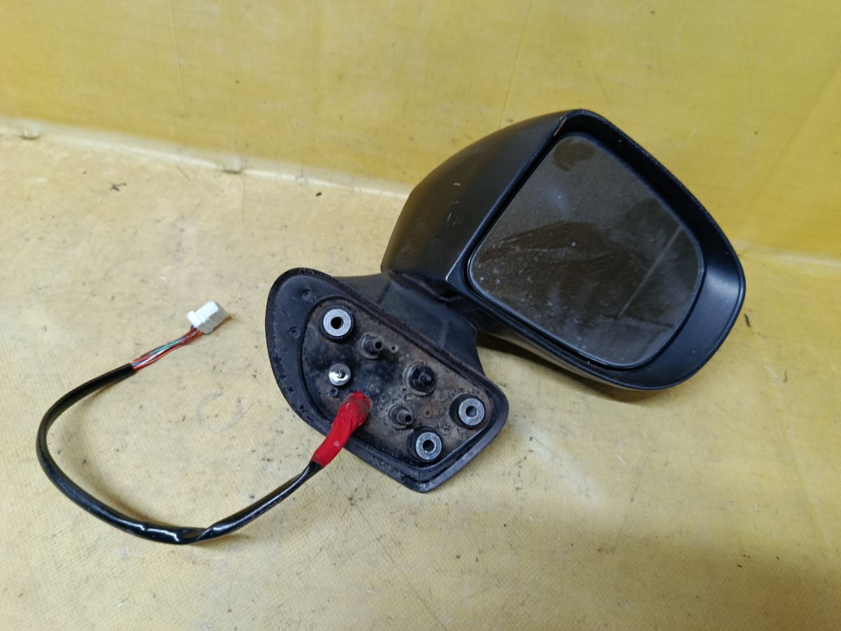 Зеркало двери боковой на Toyota Tank M900A Фото 4