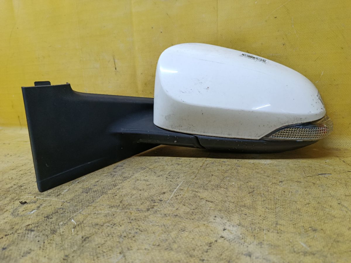 Зеркало двери боковой на Toyota Vitz KSP130 Фото 1