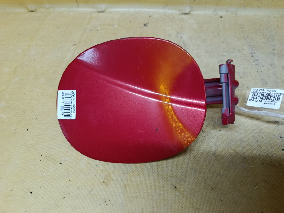 Лючок на Mazda Verisa DC5W Фото 1