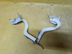 Крепление капота на Toyota Ractis NCP120