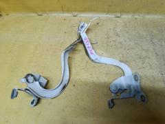 Крепление капота на Toyota Ractis NCP120 Фото 2