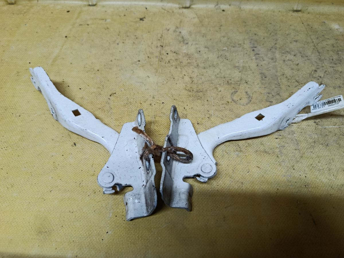 Крепление капота на Mazda Cx-5 KE2AW Фото 1