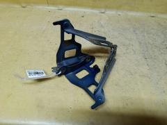 Крепление капота на Honda Fit GK3