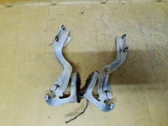 Крепление капота на Toyota Prius ZVW30