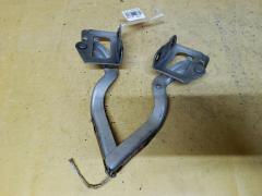 Крепление капота на Toyota Prius ZVW30 Фото 2