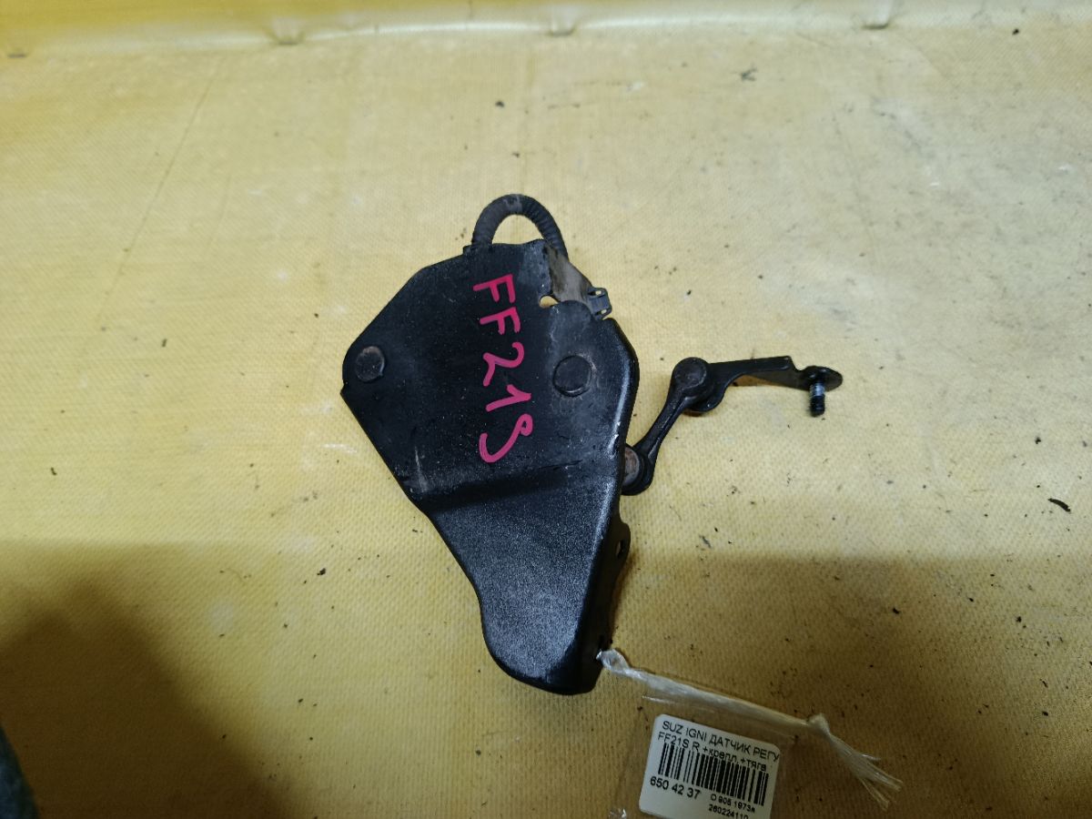 Датчик регулировки наклона фар на Suzuki Ignis FF21S Фото 2