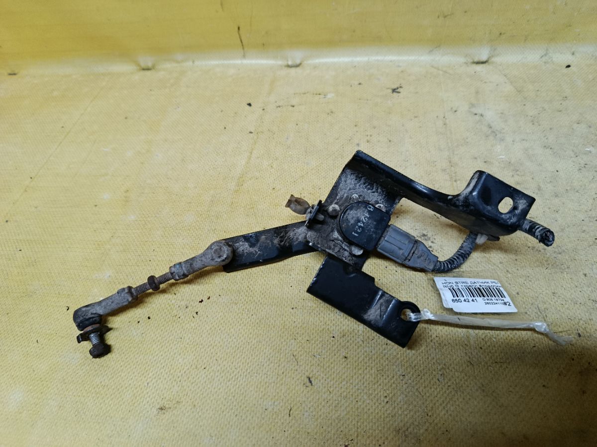 Датчик регулировки наклона фар на Honda Stream RN6 Фото 1