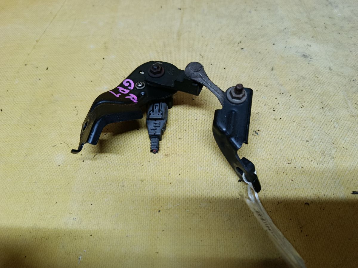 Датчик регулировки наклона фар на Honda Fit Hybrid GP1 Фото 2