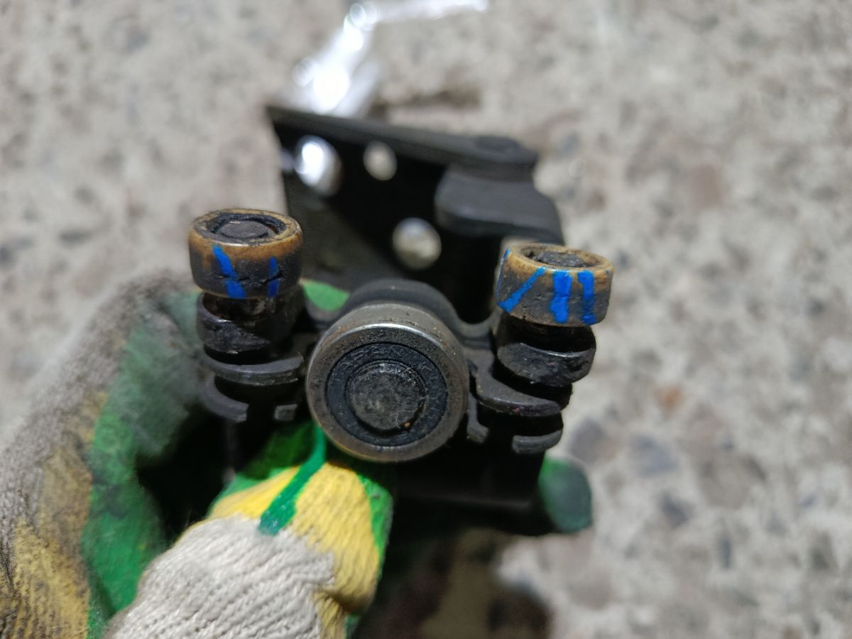 Ролик двери на Honda Elysion RR1 Фото 5