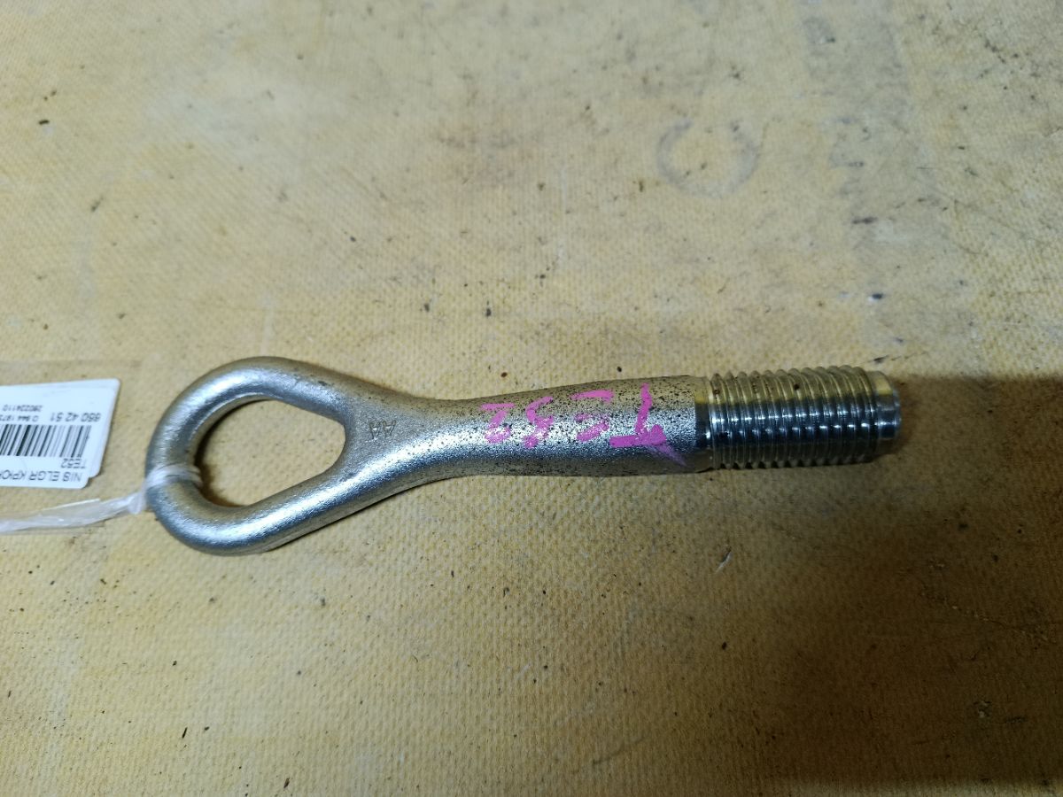 Крюк буксировочный 51112-1KA0A, 51112-AC700, 51112-AC70A на Nissan Elgrand TE52 Фото 1