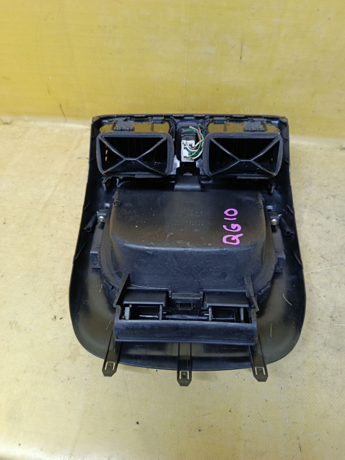 Бардачок на Nissan Bluebird Sylphy QG10 Фото 3