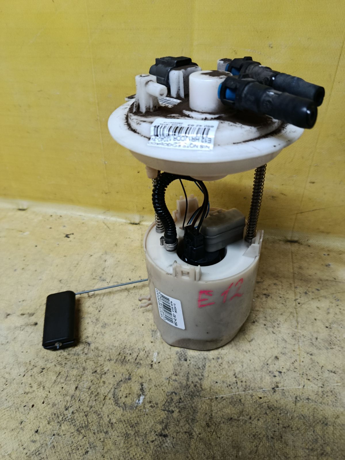 Бензонасос 17040-3VA1B на Nissan Note E12 HR12DDR Фото 3