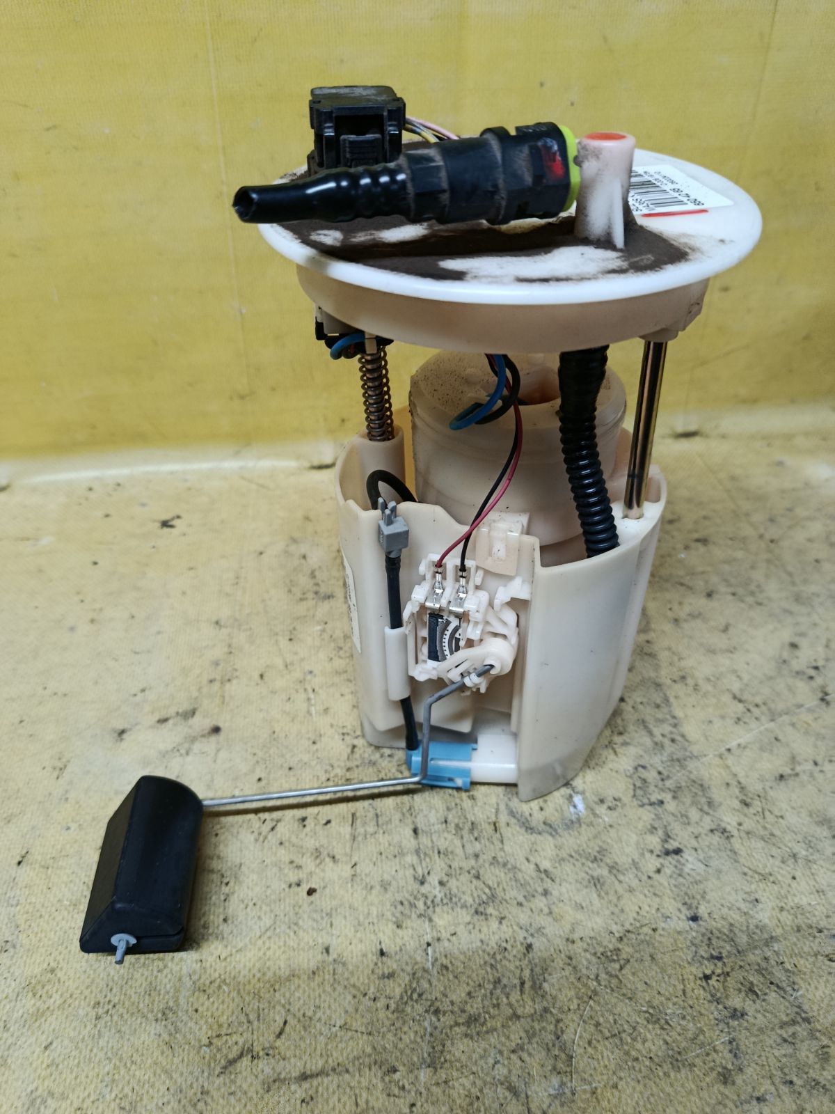 Бензонасос 15100-81P00 на Suzuki Solio MA36S K12C Фото 2