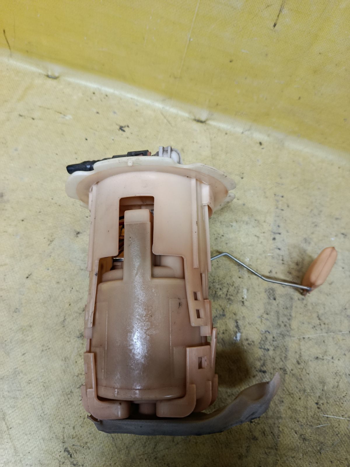 Бензонасос на Nissan Sunny FB15 QG15DE Фото 3