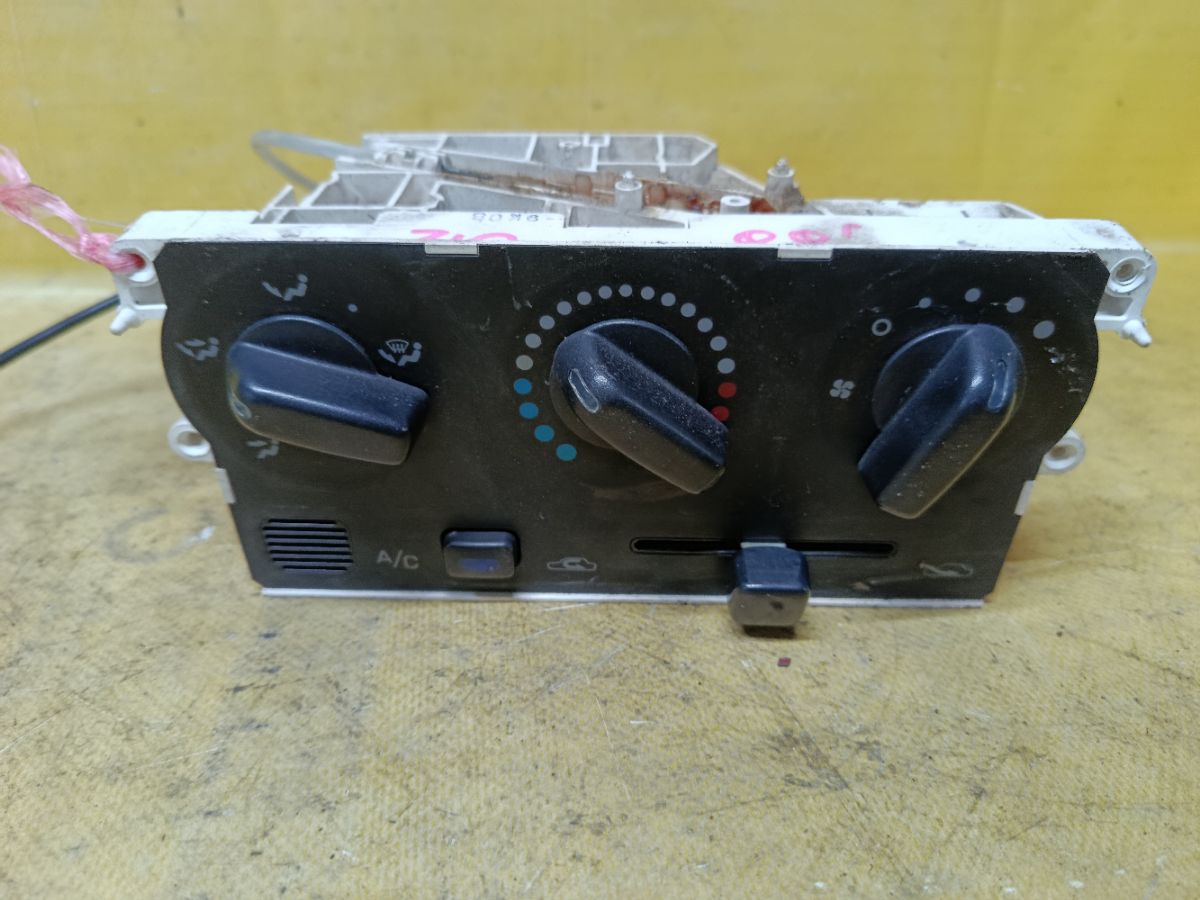 Блок управления климатконтроля на Nissan Cube Z10 CG13DE Фото 1
