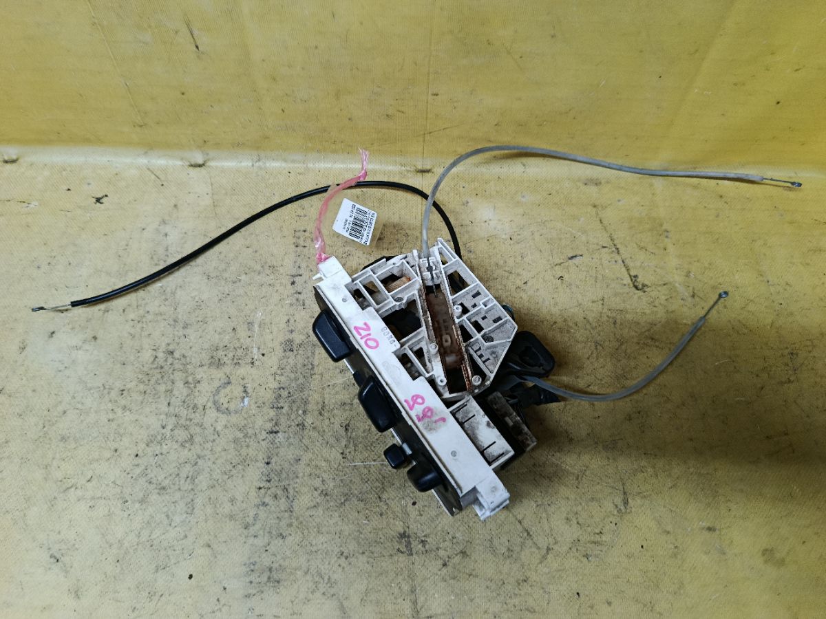 Блок управления климатконтроля на Nissan Cube Z10 CG13DE Фото 2