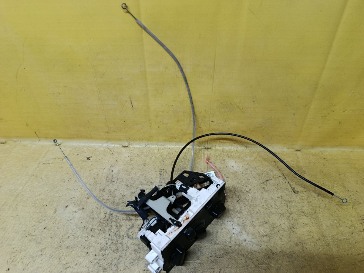 Блок управления климатконтроля на Nissan Cube Z10 CG13DE Фото 3