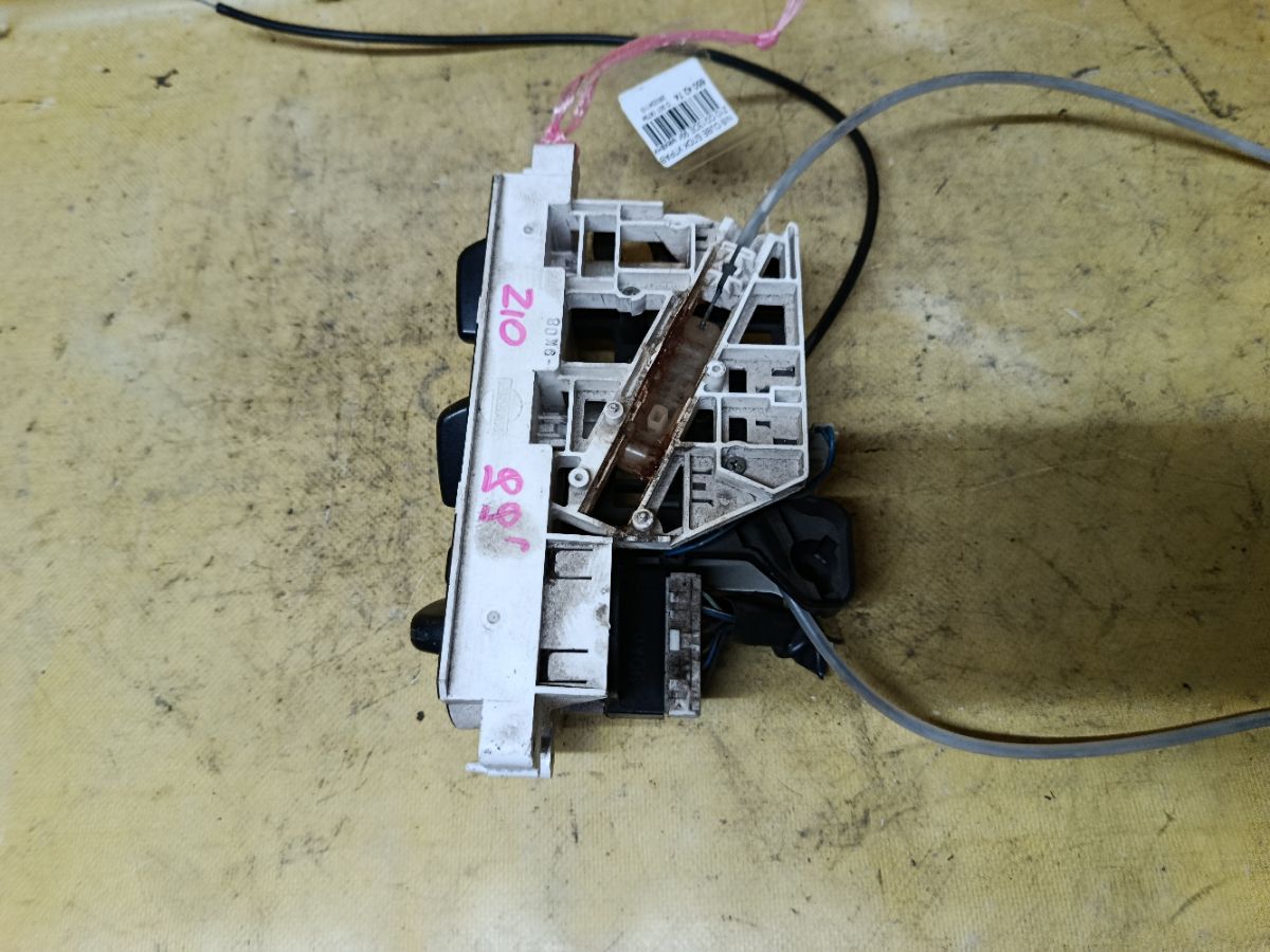 Блок управления климатконтроля на Nissan Cube Z10 CG13DE Фото 5