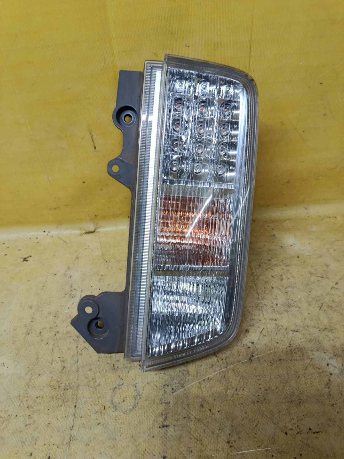 Стоп P8960 P8960 на Nissan Elgrand TE52 Фото 1