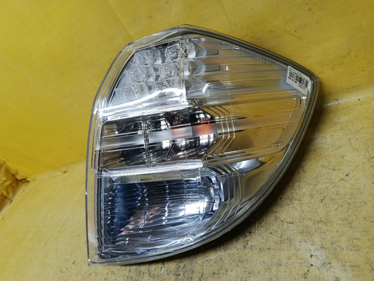 Стоп P9883 P9883 на Honda Fit Hybrid GP1 Фото 2