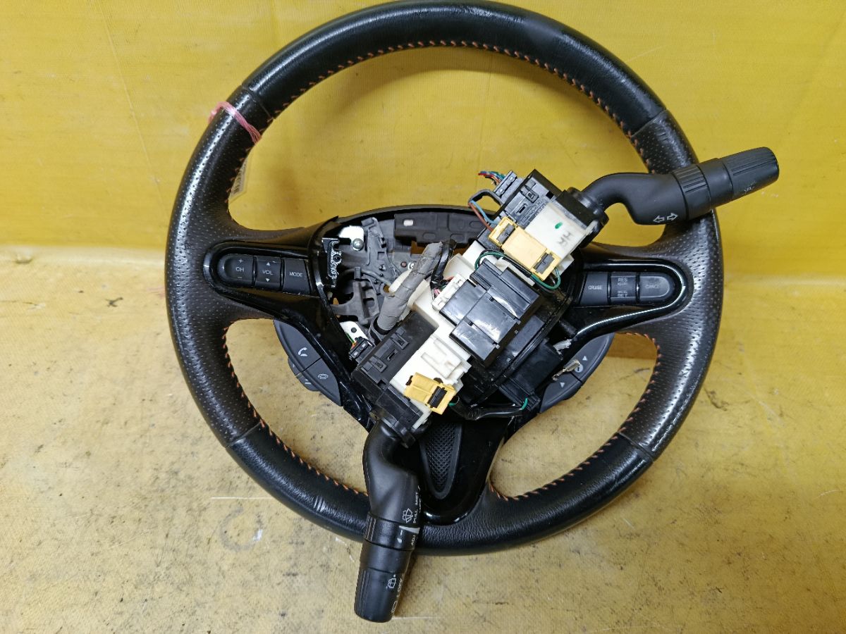 Руль на Honda Fit Shuttle Hybrid GP2 Фото 1