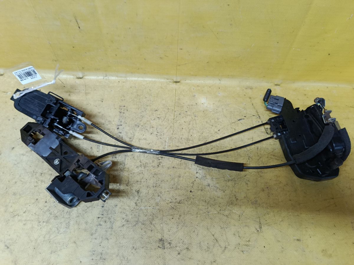 Замок двери на Nissan Tiida C11 Фото 3