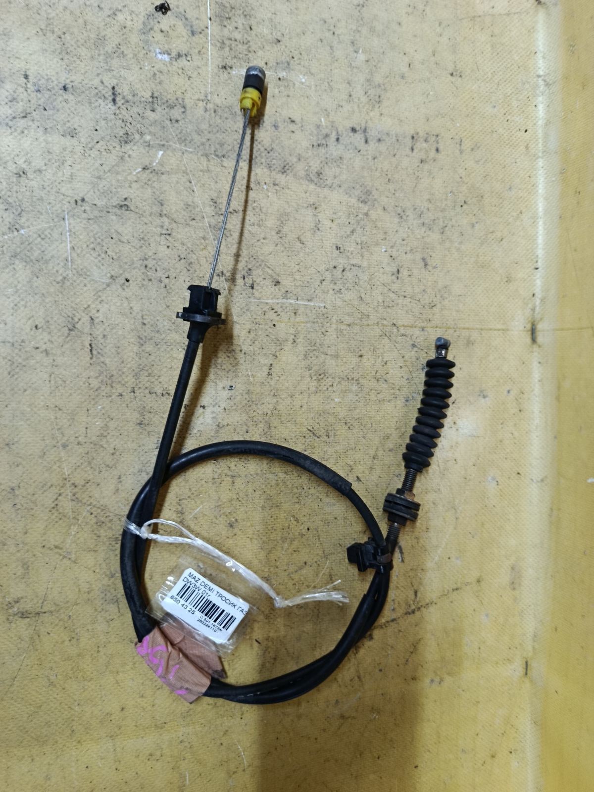 Тросик газа на Mazda Demio DW3W Фото 2