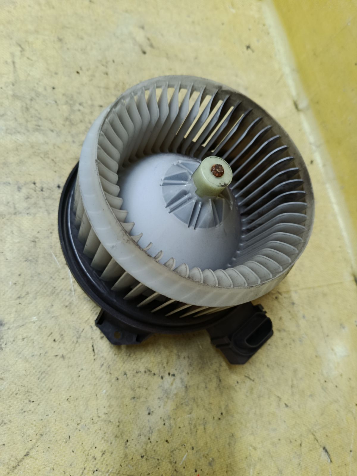 Мотор печки на Honda Fit Hybrid GP1 Фото 2