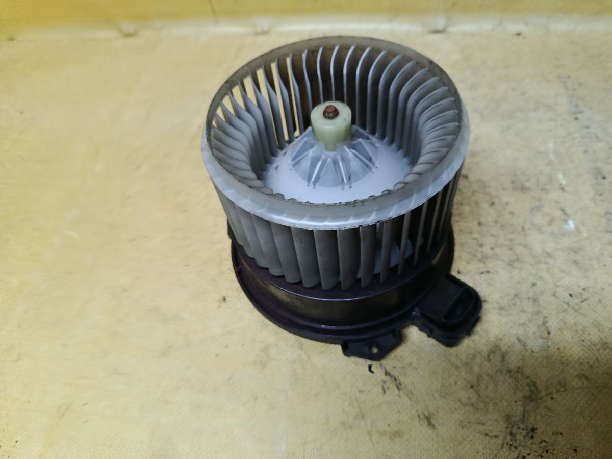 Мотор печки на Daihatsu Tanto LA600S Фото 2