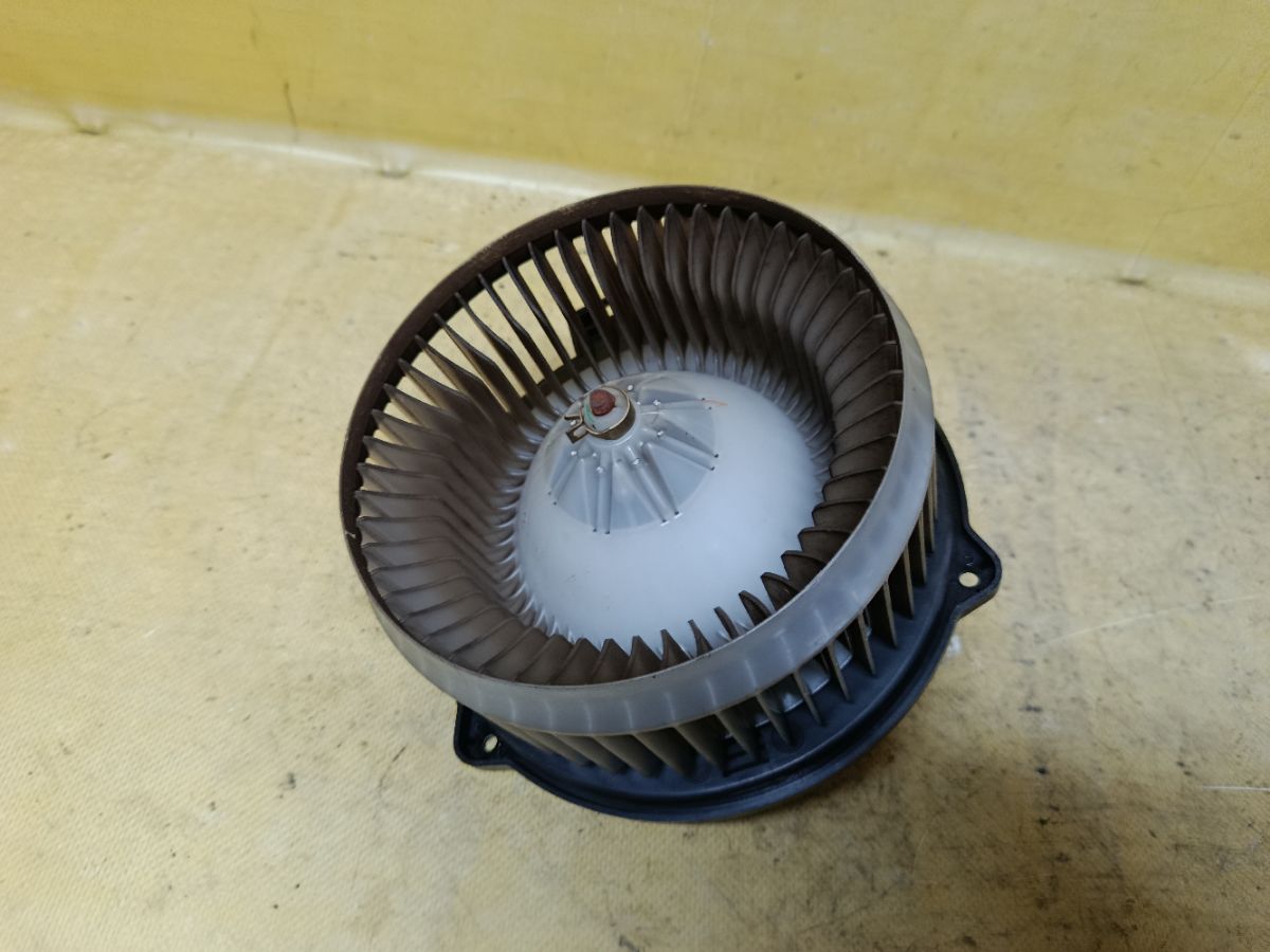 Мотор печки на Honda Elysion RR1 Фото 2