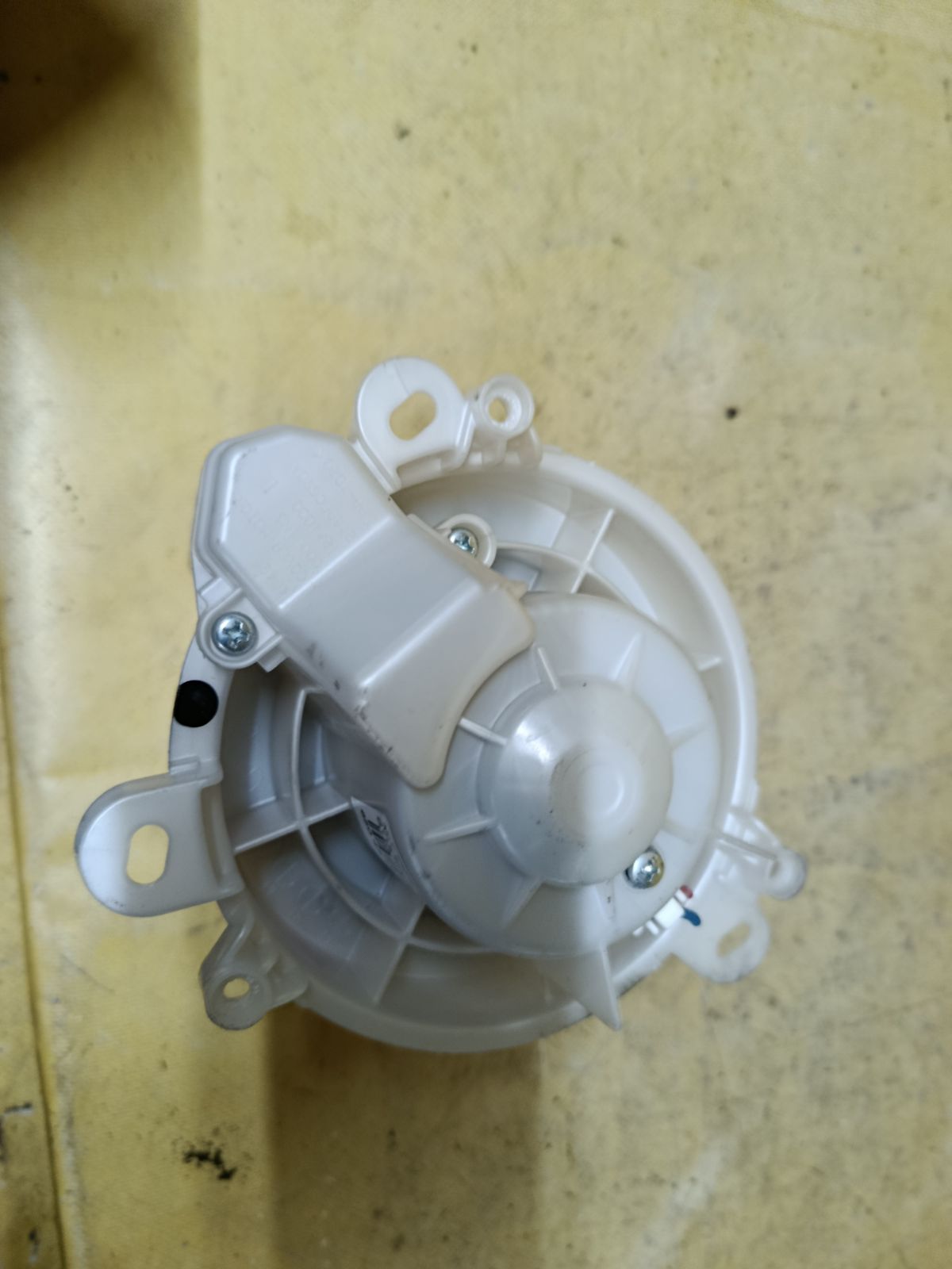 Мотор печки на Mitsubishi Ek Space B11A Фото 2