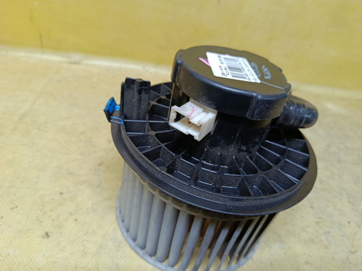 Мотор печки 27226 AX000 на Nissan March AK12 Фото 1