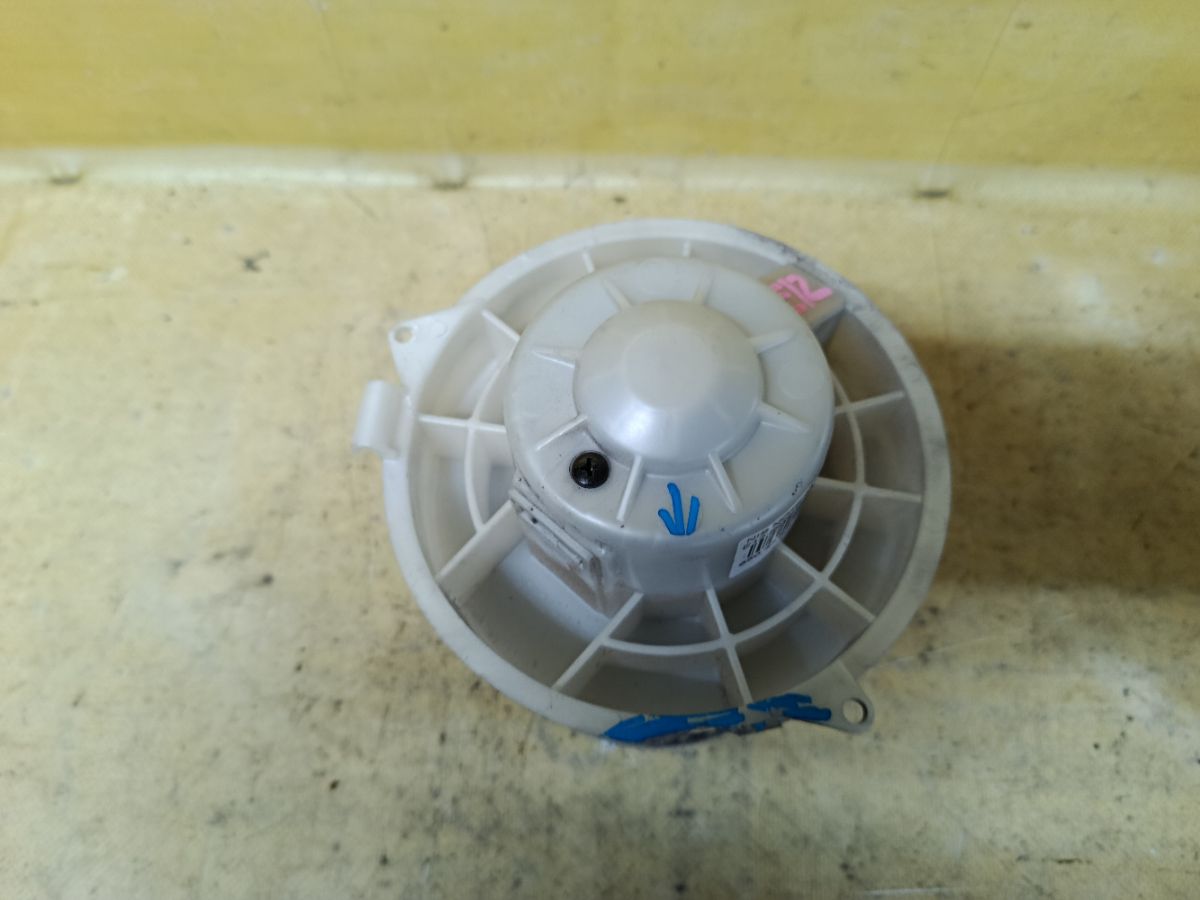 Мотор печки на Nissan Note E12 Фото 2