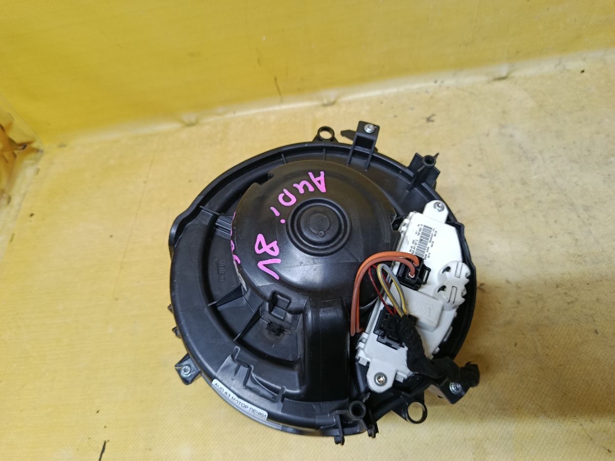 Мотор печки 5Q2819021B, 5Q0907521C на Audi A3 8V Фото 2