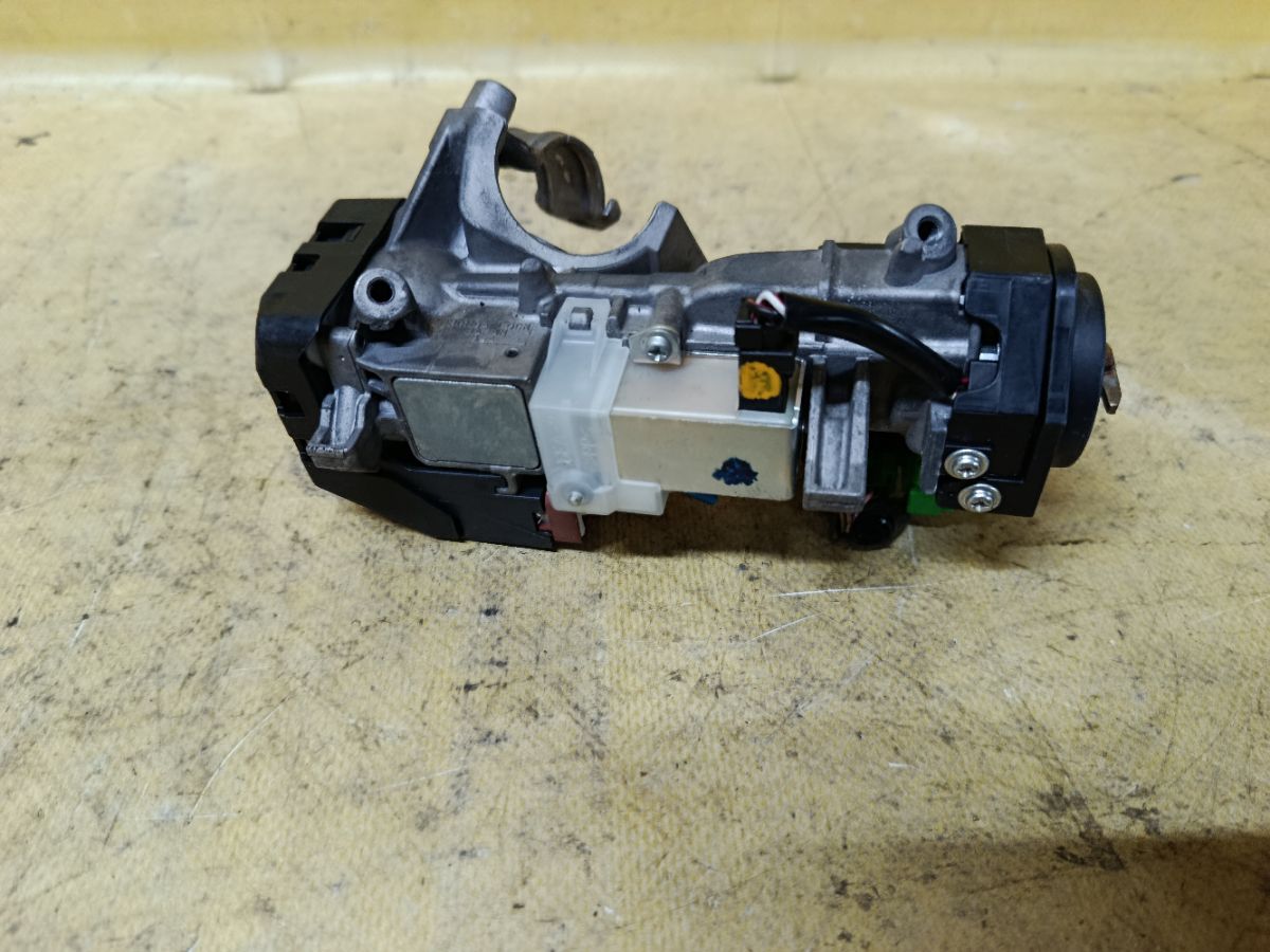 Замок зажигания на Honda Stream RN6 Фото 2