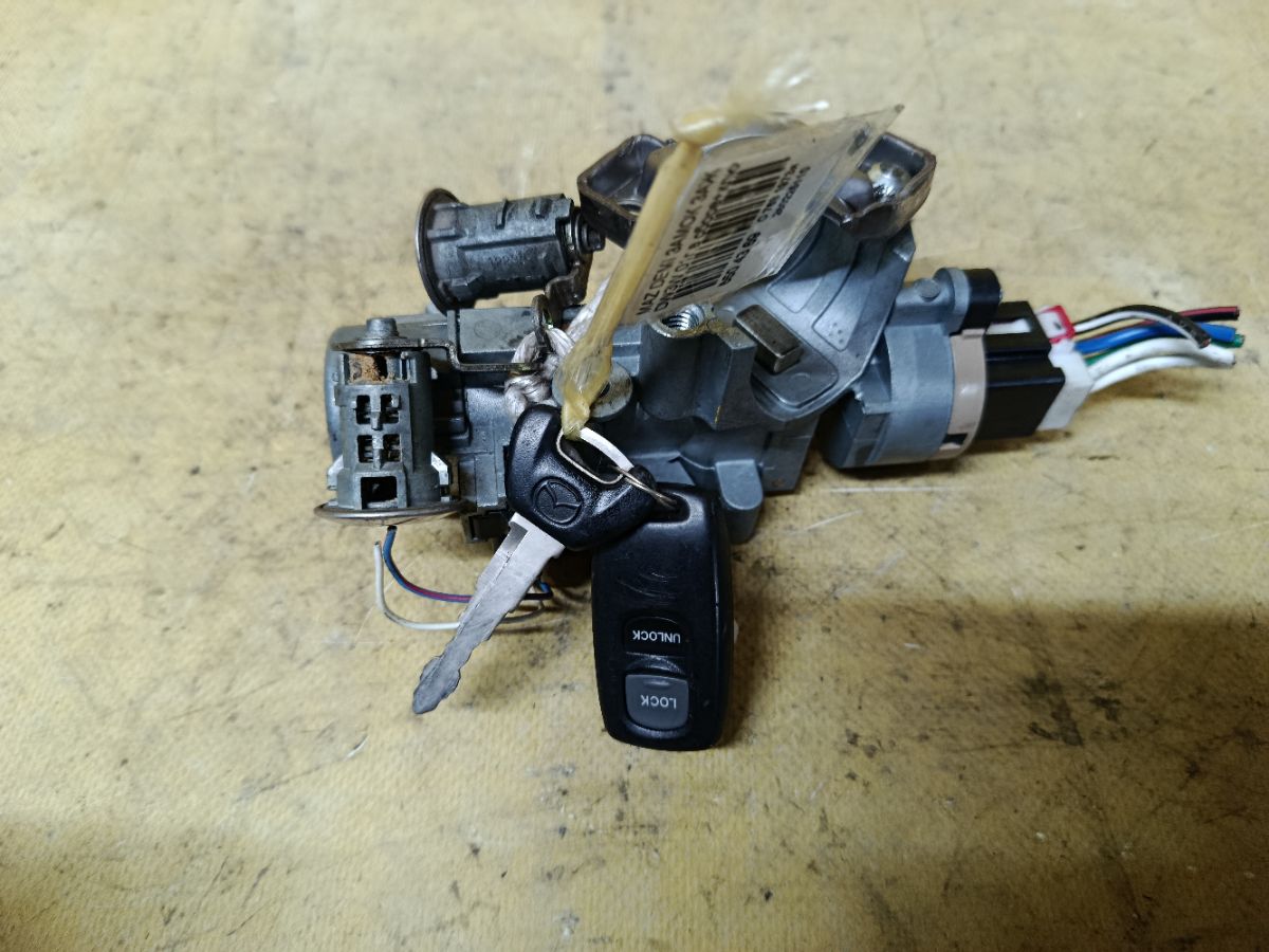 Замок зажигания на Mazda Demio DW3W Фото 1