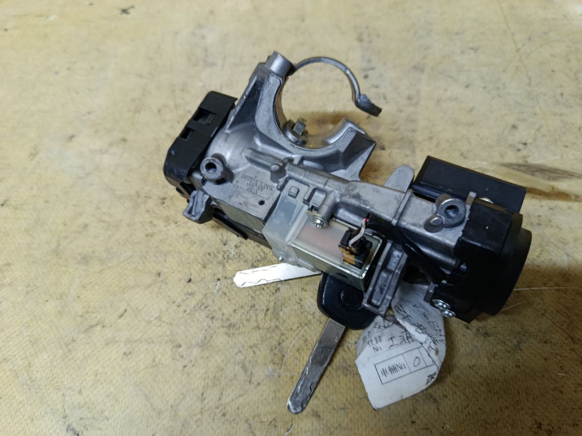 Замок зажигания на Honda Stream RN6 Фото 3