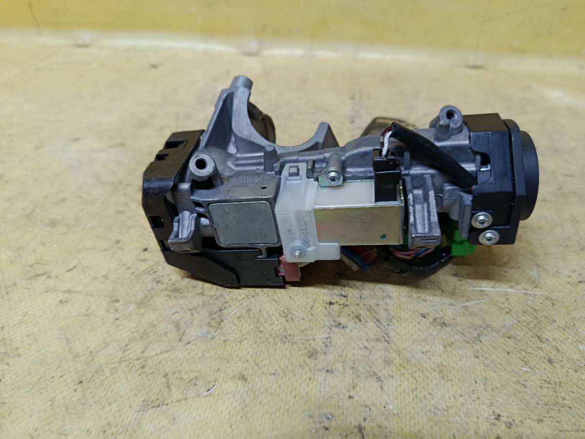 Замок зажигания на Honda Stream RN6 Фото 2