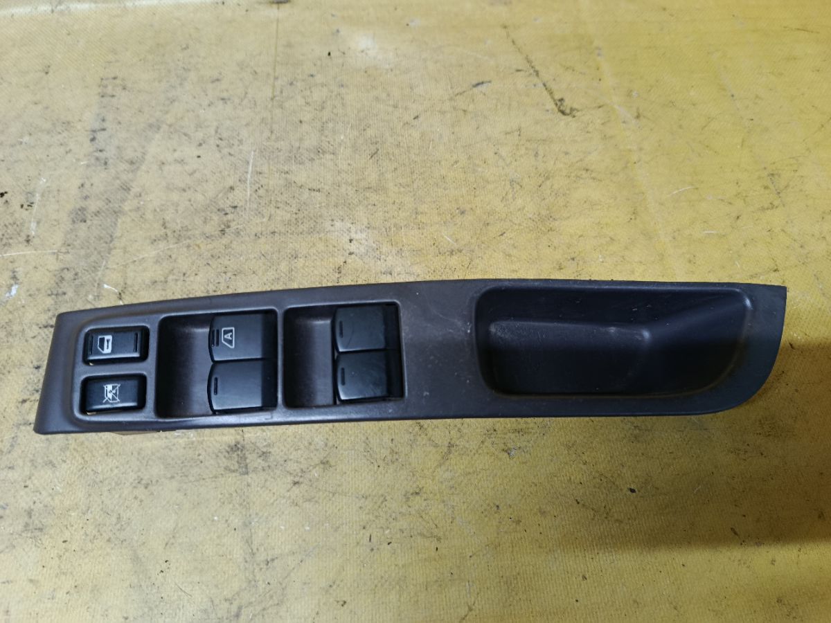 Блок упр-я стеклоподъемниками на Nissan March AK12 Фото 4