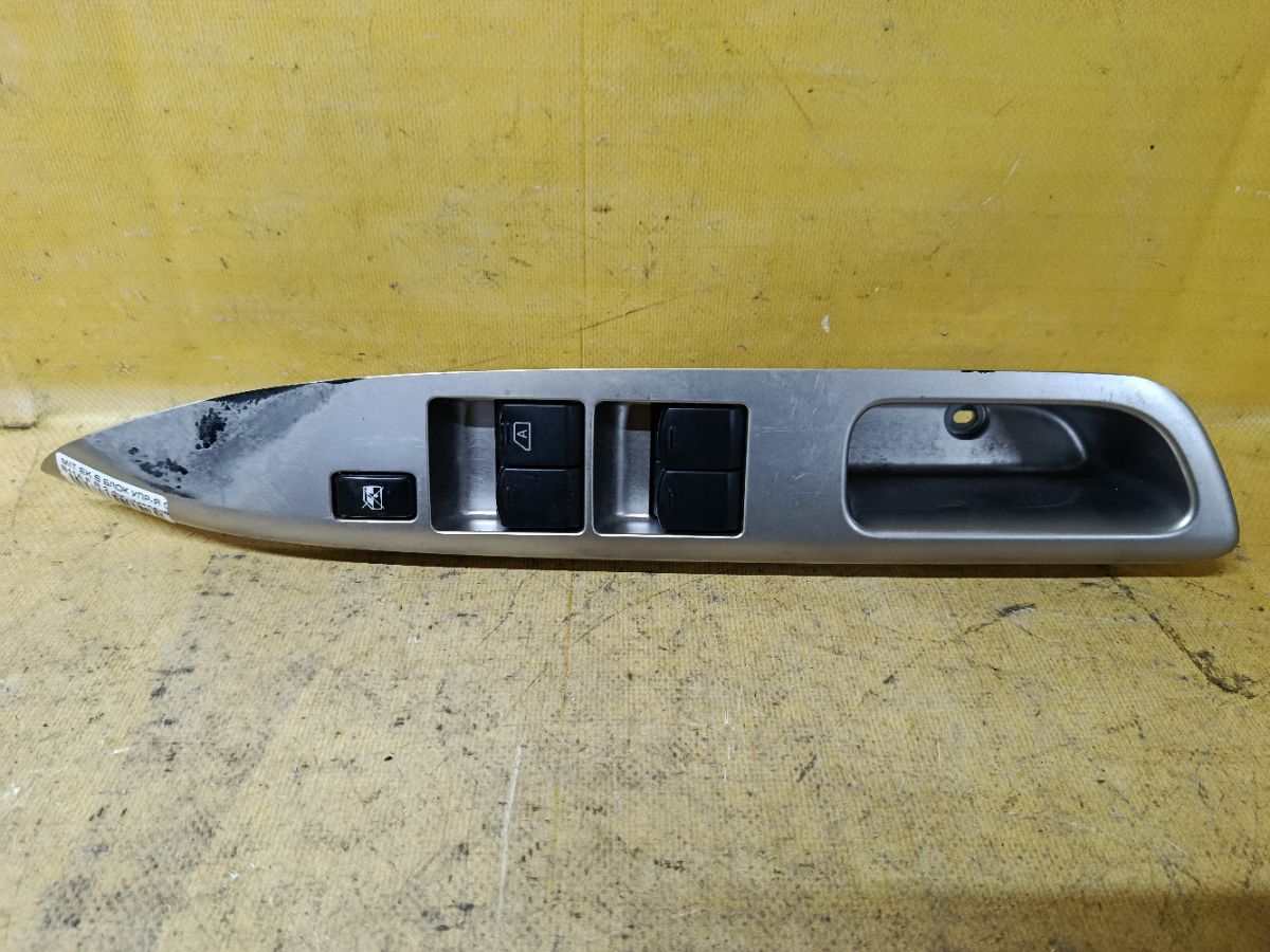 Блок упр-я стеклоподъемниками на Mitsubishi Ek Space B11A Фото 1